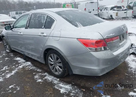 2011 Honda Accord 2.4 Ex-L z USA, uszkodzony, nr VIN 1HGCP2F88BA021372
